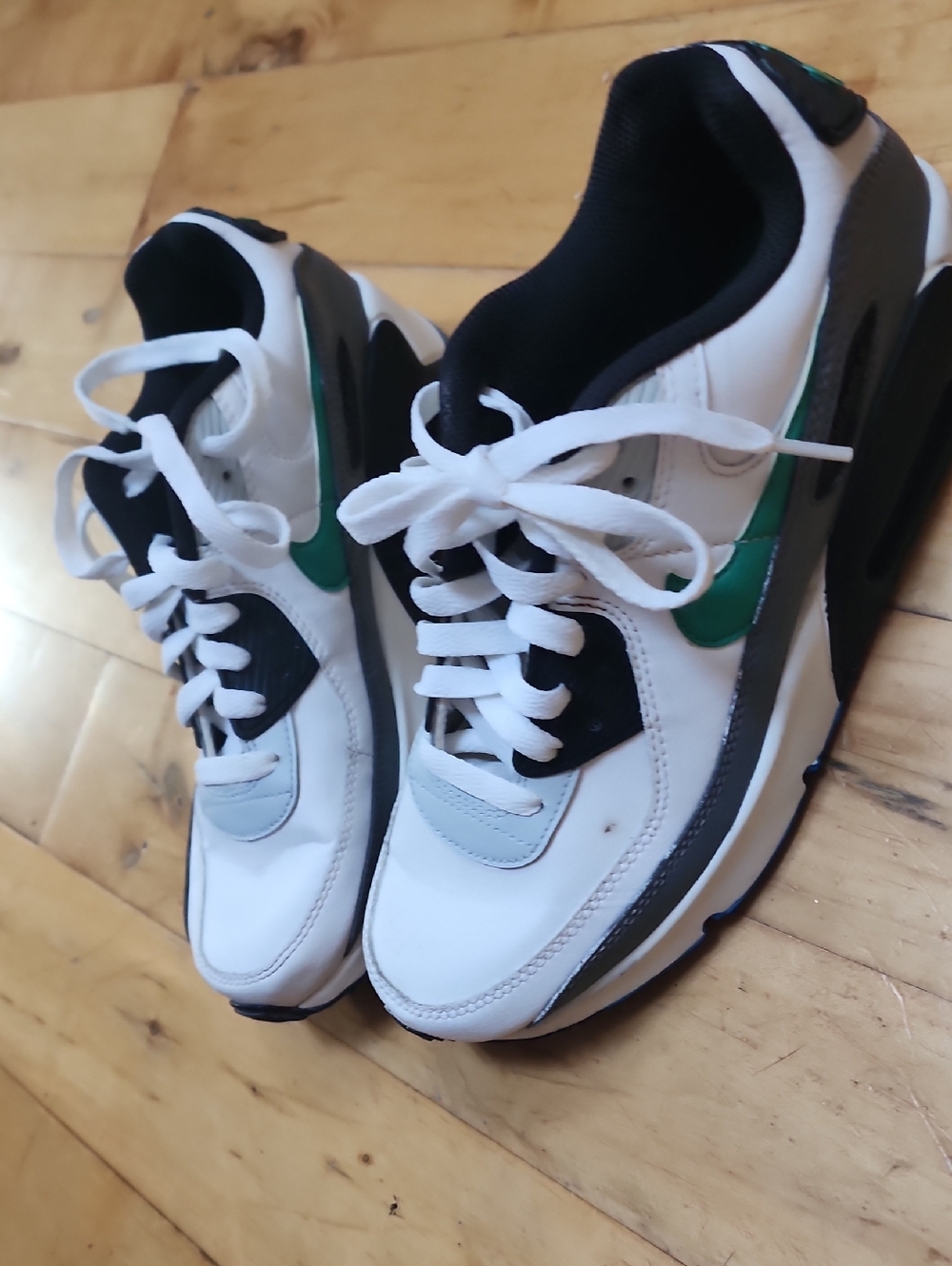 Nike Pro Max Boys 5.5 Youth P White Sneakers with Green Swoosh and Black Accents